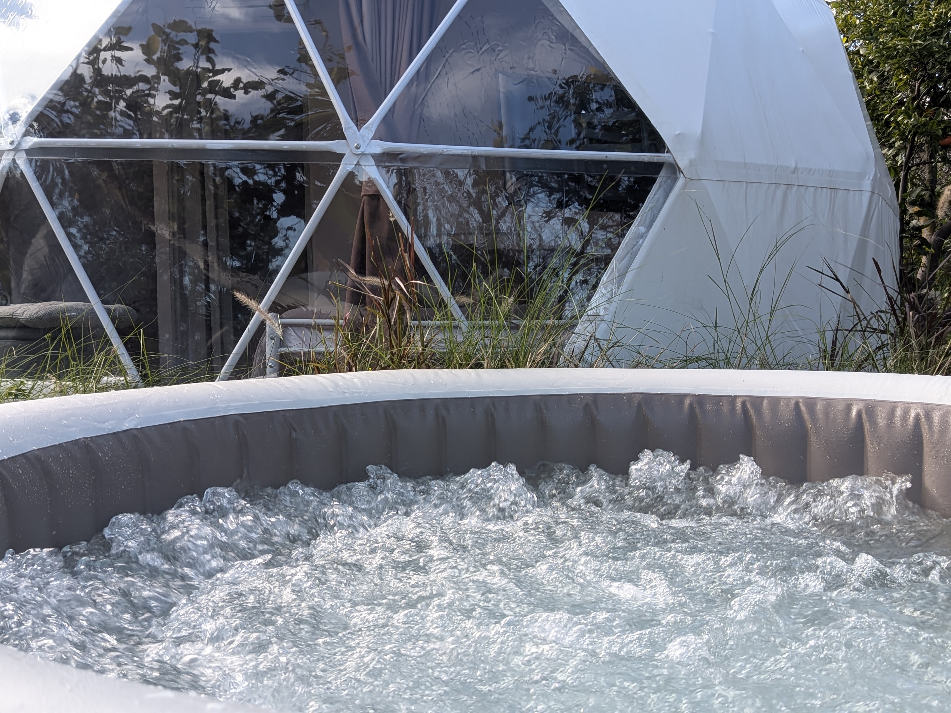 lemontreedomehouse-night